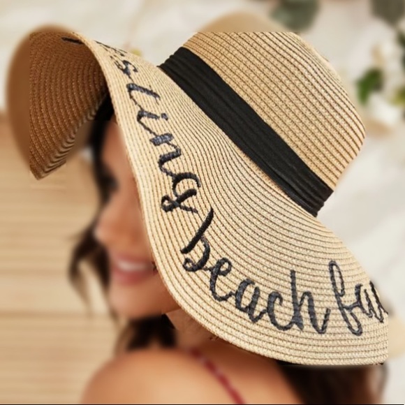 NEW! Resting Beach Face Sun Hat - Picture 3 of 3